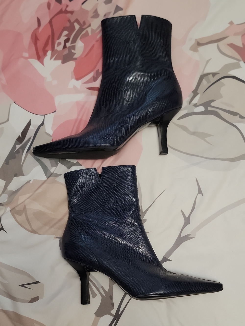 GIANNI BINI size 7 Pointed Toe Ankle Boot - Navy Reptile